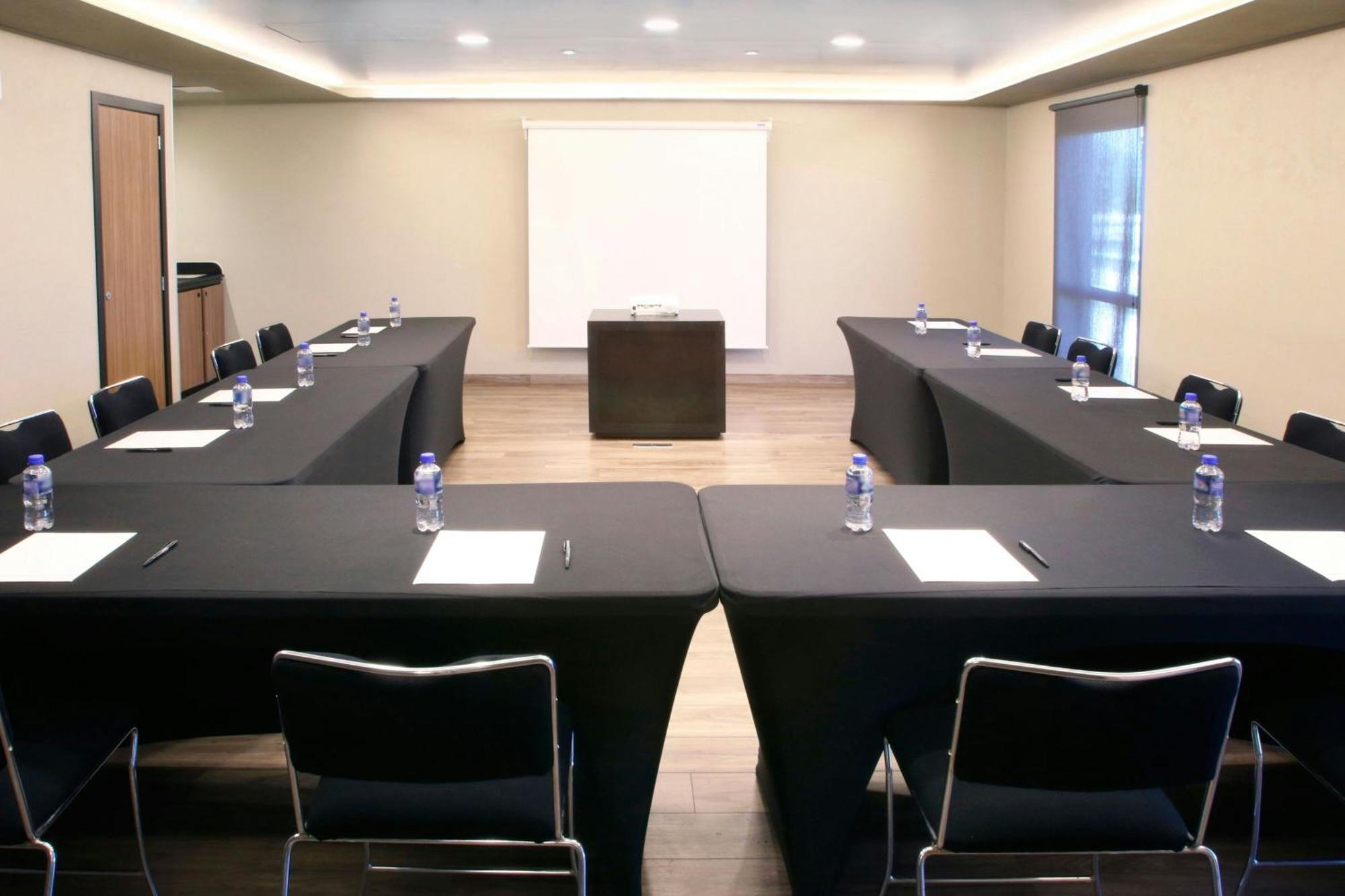 City Express Plus By Marriott Tampico Exterior photo